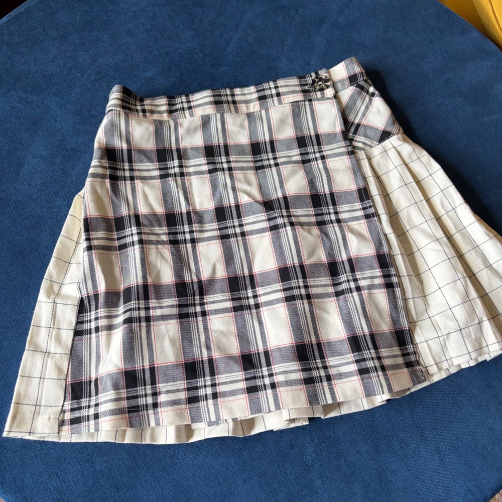 Urban Outfitters Plaid Mixed Print Pleated Mini Skirt Cream Black Red Size S NEW